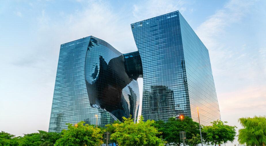 Milk-the-Sun-Andreas-Koehler